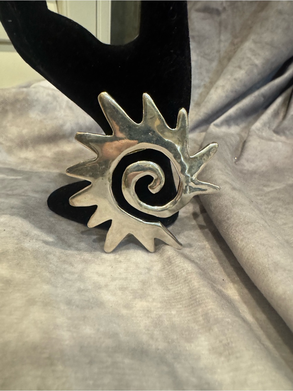 Abstract Spiral Sun Swirl Brooch - Silver Tone Pin - Picture 2 of 4